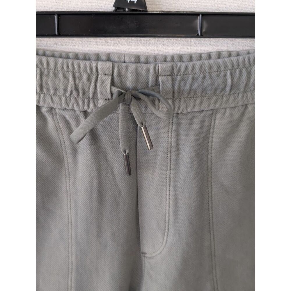 Athleta Farallon 9" Bermuda Shorts w/ Draw String Green Women's Size 4 - Picture 4 of 9